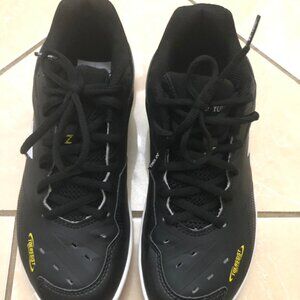 Yonex Power Cushion 65 Z3 (Men 7.5/Women 9), Black)